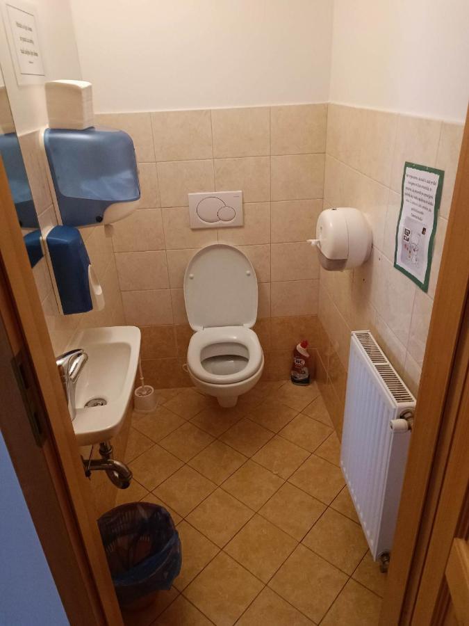 Valvasorjev Dom Pod Stolom Pansiyon Zirovnica Dış mekan fotoğraf
